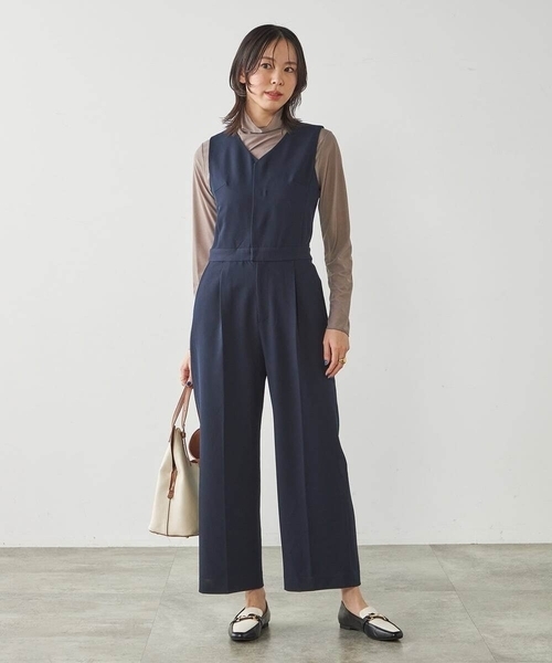 a.v.v(アーヴェヴェ)の「【マシンウォッシャブル】Vネックコンビネゾン(ワンピース・レディース・ネイビー・38/40)」の19枚目の写真