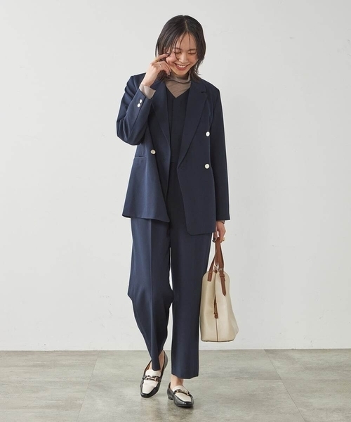 a.v.v(アーヴェヴェ)の「【マシンウォッシャブル】Vネックコンビネゾン(ワンピース・レディース・ネイビー・38/40)」の16枚目の写真