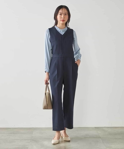 a.v.v(アーヴェヴェ)の「【マシンウォッシャブル】Vネックコンビネゾン(ワンピース・レディース・ネイビー・38/40)」の14枚目の写真
