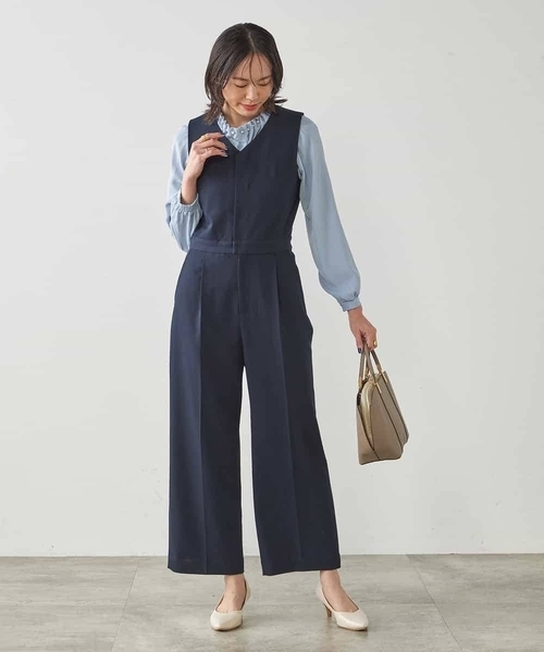 a.v.v(アーヴェヴェ)の「【マシンウォッシャブル】Vネックコンビネゾン(ワンピース・レディース・ネイビー・38/40)」の12枚目の写真
