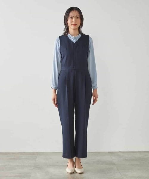 a.v.v(アーヴェヴェ)の「【マシンウォッシャブル】Vネックコンビネゾン(ワンピース・レディース・ネイビー・38/40)」の11枚目の写真