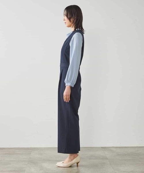 a.v.v(アーヴェヴェ)の「【マシンウォッシャブル】Vネックコンビネゾン(ワンピース・レディース・ネイビー・38/40)」の10枚目の写真