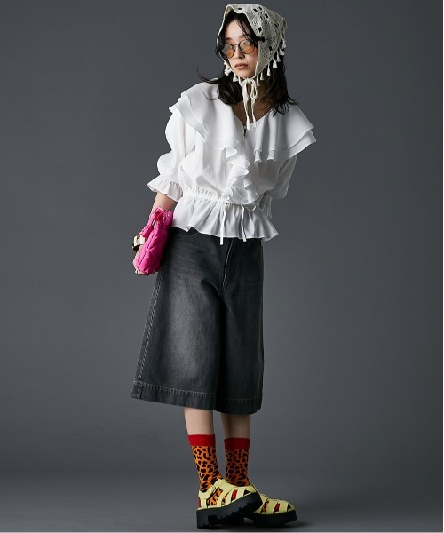 GEVS.（ジェイヴィス）の「フリルブラウス＜大きいサイズ有＞GEVS.（シャツ/ブラウス・レディース・オフホワイト/サックスブルー・3L/LL/L/M/5L/4L）」の5枚目の写真