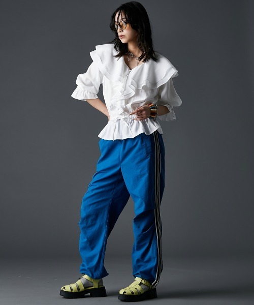 GEVS.（ジェイヴィス）の「フリルブラウス＜大きいサイズ有＞GEVS.（シャツ/ブラウス・レディース・オフホワイト/サックスブルー・3L/LL/L/M/5L/4L）」の8枚目の写真