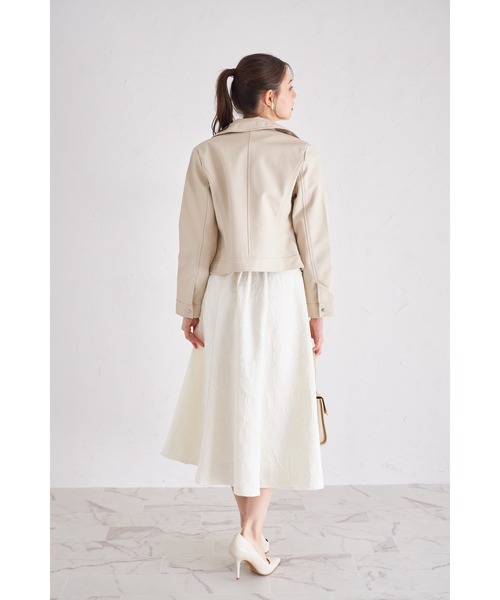 tocco closet(トッコ クローゼット)の「エコレザーライダースジャケット(ライダースジャケット・レディース・アイボリー/ブラック・M)」の5枚目の写真