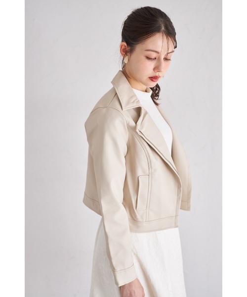 tocco closet(トッコ クローゼット)の「エコレザーライダースジャケット(ライダースジャケット・レディース・アイボリー/ブラック・M)」の7枚目の写真