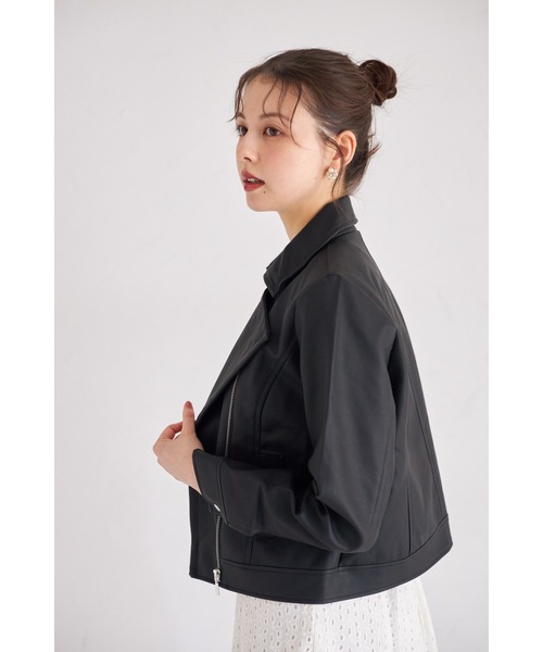 tocco closet(トッコ クローゼット)の「エコレザーライダースジャケット(ライダースジャケット・レディース・アイボリー/ブラック・M)」の14枚目の写真