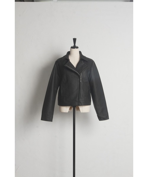 tocco closet(トッコ クローゼット)の「エコレザーライダースジャケット(ライダースジャケット・レディース・アイボリー/ブラック・M)」の16枚目の写真