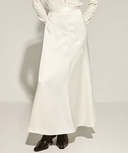 STUDIOUS(ステュディオス)の「【STUDIOUS/ステュディオス】Stretch Satin Skirt/ストレッチサテンスカート(スカート・レディース・ブラック/ホワイト・1/2)」の2枚目の写真