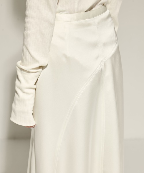 STUDIOUS(ステュディオス)の「【STUDIOUS/ステュディオス】Stretch Satin Skirt/ストレッチサテンスカート(スカート・レディース・ブラック/ホワイト・1/2)」の14枚目の写真