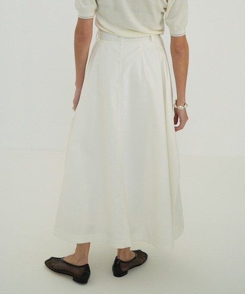 CLANE(クラネ)の「COCOON LINE VOLUME SKIRT(スカート・レディース・ブラック/ホワイト/ベージュ・0/2/1)」の16枚目の写真