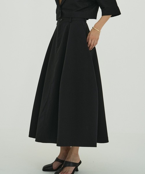 CLANE(クラネ)の「COCOON LINE VOLUME SKIRT(スカート・レディース・ブラック/ホワイト/ベージュ・0/2/1)」の22枚目の写真