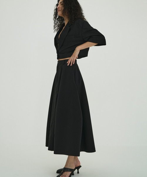 CLANE(クラネ)の「COCOON LINE VOLUME SKIRT(スカート・レディース・ブラック/ホワイト/ベージュ・0/2/1)」の19枚目の写真