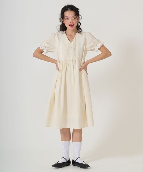 TINA:JOJUN(ティーナジョジュン)の「2WAY パフスリーブギャザーワンピース TINA:JOJUN(ワンピース・レディース・ホワイト/クリーム・M)」の9枚目の写真