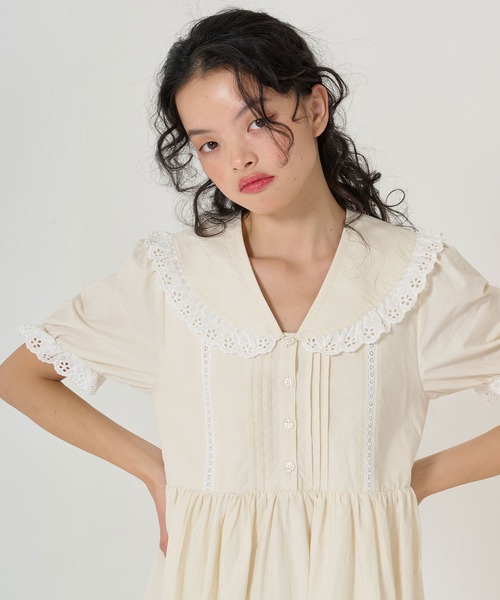 TINA:JOJUN(ティーナジョジュン)の「2WAY パフスリーブギャザーワンピース TINA:JOJUN(ワンピース・レディース・ホワイト/クリーム・M)」の14枚目の写真