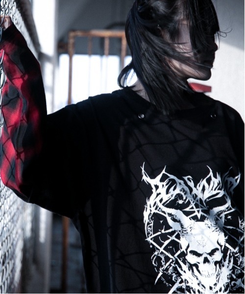 tシャツ 「チェーンネックレス付き」オンブレチェック フェイクレイヤード Y2K トライバルロゴ ロングTシャツ レディース メンズ Revo.（レボ）の「【チェーンネックレス付き】オンブレチェック