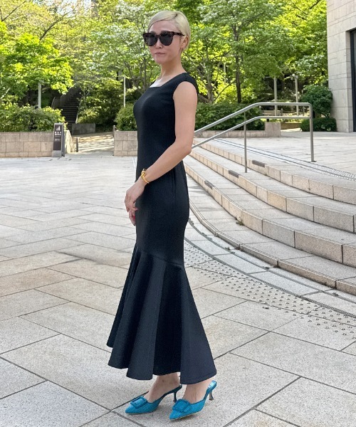JENNE(ジェンヌ)の「マーメイドカットソーワンピース(ワンピース・レディース・ブルー/ネイビー/ブラック・LARGE/MEDIUM/SMALL)」の9枚目の写真