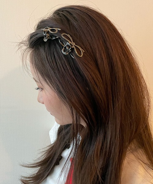 FOREVER 21(フォーエバー トゥエンティーワン)の「リボンヘアクリップ(バレッタ/ヘアクリップ・レディース・ゴールド/シルバー/ブラック・FREE)」の2枚目の写真