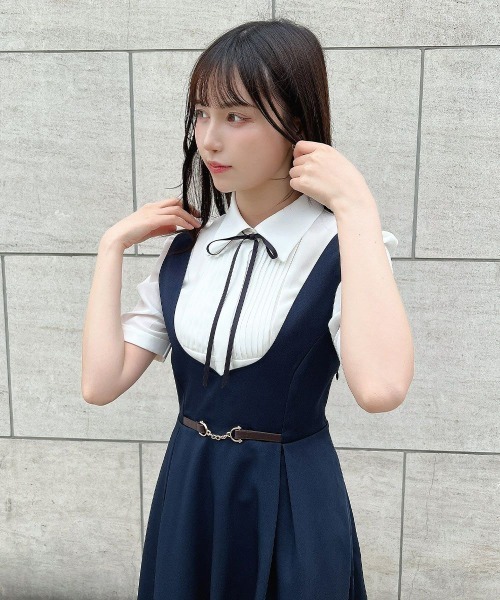 F i.n.t（フィント）の「チェーンビット使いディープＶネックジャンパースカート/ fint　フィント（ジャンパースカート・レディース・ブルーグリーン/ブルーグレー/ネイビー・FREE）」の5枚目の写真