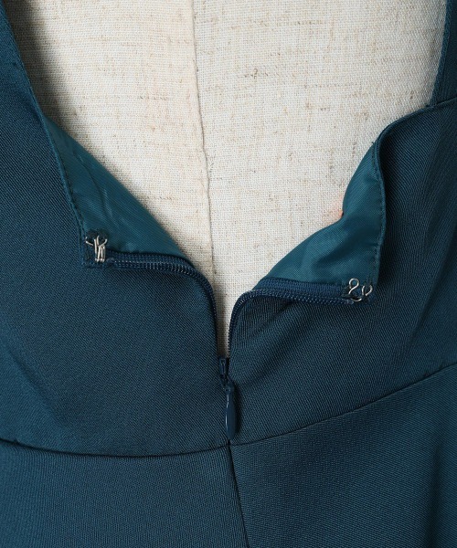 F i.n.t（フィント）の「チェーンビット使いディープＶネックジャンパースカート/ fint　フィント（ジャンパースカート・レディース・ブルーグリーン/ブルーグレー/ネイビー・FREE）」の16枚目の写真