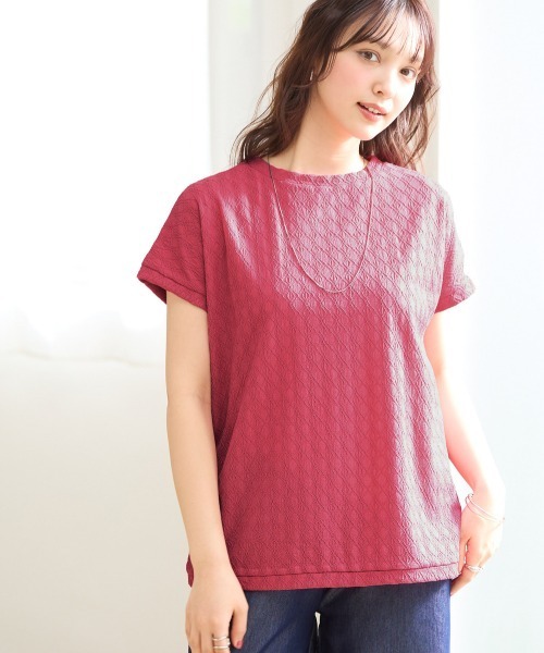 SMILE LAND（スマイルランド）の「＜大きいサイズ＞ドライタッチぽこぽこジャガードカットソーゆるシルエットプルオーバー（吸汗速乾・UVカット）（Tシャツ/カットソー・レディース・オリーブ/チャコールグレー/ブラック/フューシャピンク・L/4L/3L/LL/5L）」の4枚目の写真