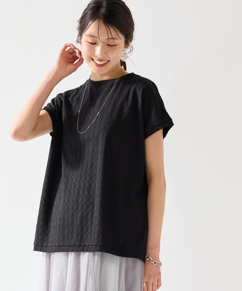 SMILE LAND（スマイルランド）の「＜大きいサイズ＞ドライタッチぽこぽこジャガードカットソーゆるシルエットプルオーバー（吸汗速乾・UVカット）（Tシャツ/カットソー・レディース・オリーブ/チャコールグレー/ブラック/フューシャピンク・L/4L/3L/LL/5L）」の11枚目の写真