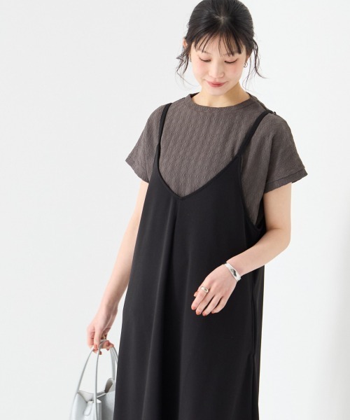 SMILE LAND（スマイルランド）の「＜大きいサイズ＞ドライタッチぽこぽこジャガードカットソーゆるシルエットプルオーバー（吸汗速乾・UVカット）（Tシャツ/カットソー・レディース・オリーブ/チャコールグレー/ブラック/フューシャピンク・L/4L/3L/LL/5L）」の7枚目の写真