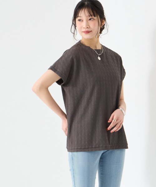 SMILE LAND（スマイルランド）の「＜大きいサイズ＞ドライタッチぽこぽこジャガードカットソーゆるシルエットプルオーバー（吸汗速乾・UVカット）（Tシャツ/カットソー・レディース・オリーブ/チャコールグレー/ブラック/フューシャピンク・L/4L/3L/LL/5L）」の5枚目の写真