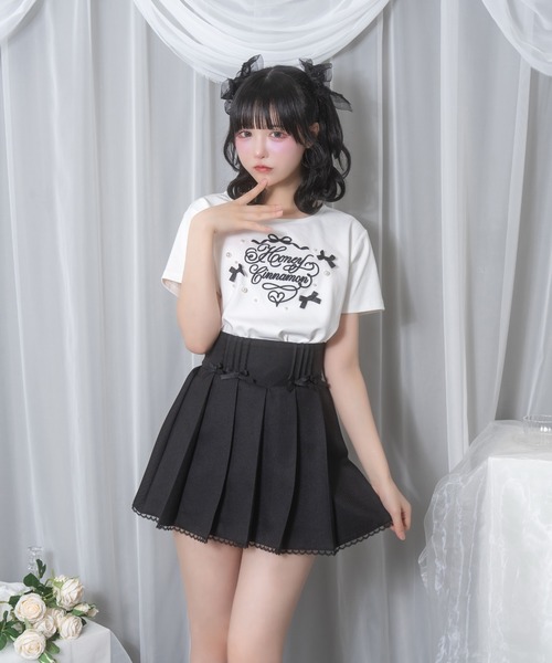 Honey Cinnamon（ハニーシナモン）の「ロゴ刺繍リボンパールTシャツ（Tシャツ/カットソー・レディース・ブラック/ホワイト/ピンク・FREE）」の2枚目の写真