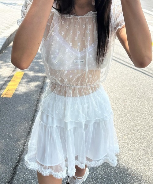 Per sist ence(パーシエンス)の「シアーレース半袖トップス/オフショル2WAY(Tシャツ/カットソー・レディース・ホワイト/ブラック・ONE SIZE)」の4枚目の写真
