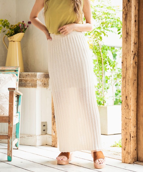 anap mimpi(アナップミンピ)の「ストライプ編み リブ ニット ペンシル ロング スカート(スカート・レディース・ブラック/グレー系その他/アイボリー・FREE)」の1枚目の写真