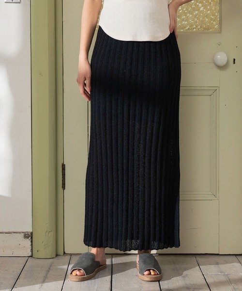 anap mimpi(アナップミンピ)の「ストライプ編み リブ ニット ペンシル ロング スカート(スカート・レディース・ブラック/グレー系その他/アイボリー・FREE)」の2枚目の写真