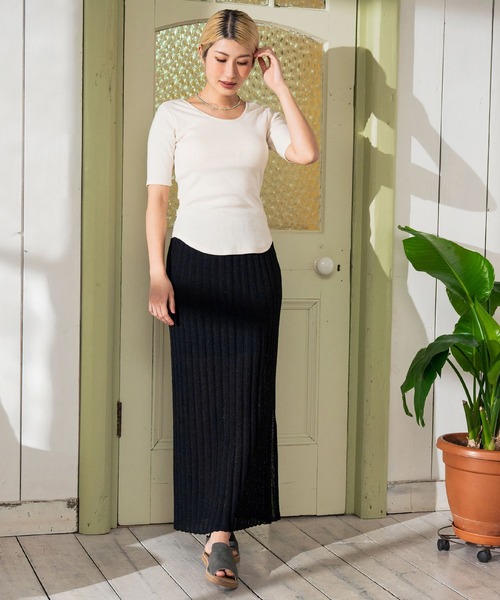 anap mimpi(アナップミンピ)の「ストライプ編み リブ ニット ペンシル ロング スカート(スカート・レディース・ブラック/グレー系その他/アイボリー・FREE)」の4枚目の写真