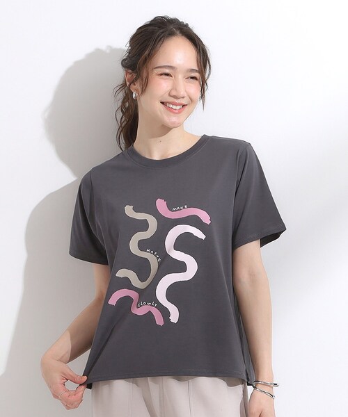 Cutie Blonde（キューティーブロンド）の「【S-LL/ひんやり/汗ジミ軽減/UVカット】グラフィックアソートTシャツ（Tシャツ/カットソー・レディース・ホワイト系3/イエロー系その他2/ピンク系1/ピンク系4/チャコール/グレー系その他2/ホワイト系5/ホワイト系1/グレー系その他/パープル系1/ホワイト系6・03/04/02/01）」の16枚目の写真