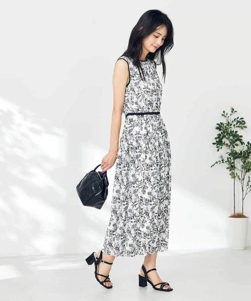 a.v.v(アーヴェヴェ)の「配色パイピング切り替えワンピース(ワンピース・レディース・アイボリー/ブラック・36/40/38/42)」の4枚目の写真