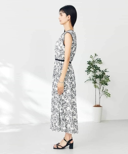 a.v.v(アーヴェヴェ)の「配色パイピング切り替えワンピース(ワンピース・レディース・アイボリー/ブラック・36/40/38/42)」の16枚目の写真