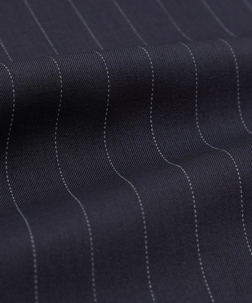 Crownor(クラウノアー)の「ダブルタック ストライプ カーブパンツ(スラックス・メンズ・チャコール/ネイビー・MEDIUM/LARGE)」の9枚目の写真