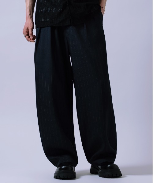 Crownor（クラウノアー）の「ダブルタック ストライプ カーブパンツ（スラックス・メンズ・チャコール/ネイビー・MEDIUM/LARGE）」の14枚目の写真