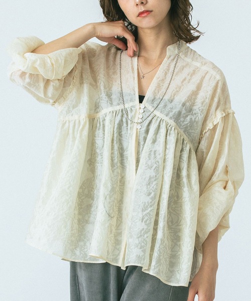 ROSE BUD(ローズバッド)の「(GENE HEAVENS)SHEER SUMMER BLOUSE(シャツ/ブラウス・レディース・グリーン/オフホワイト/ブラック・ONE SIZE)」の2枚目の写真