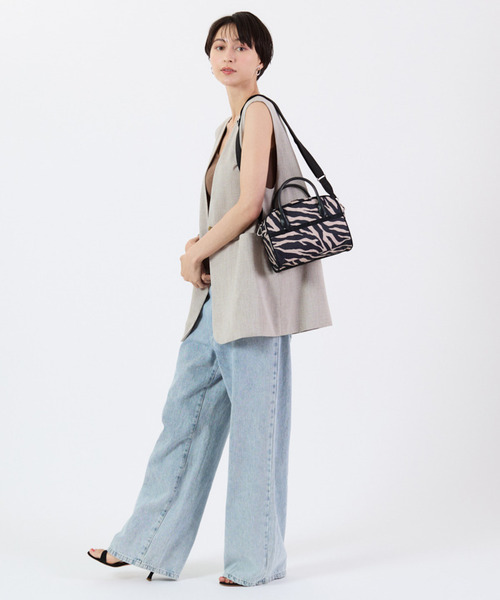 LeSportsac(レスポートサック)の「SQUARE TH CROSSBODY アップタウンラフィアゼブラ/ブラック(ショルダーバッグ・レディース・ブラウン・FREE)」の3枚目の写真