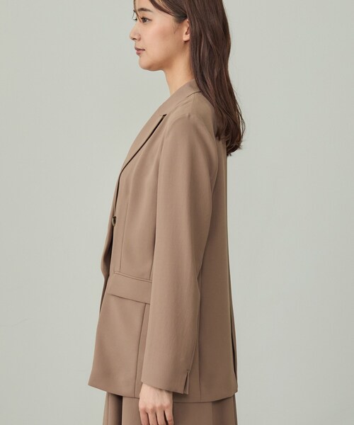 INDIVI（インディヴィ）の「【軽く羽織れる！】ダブルジャケット（テーラードジャケット・レディース・ブラウン系/ブラック/ダークグレー・40/38/36/15 /13/05/03/19）」の14枚目の写真