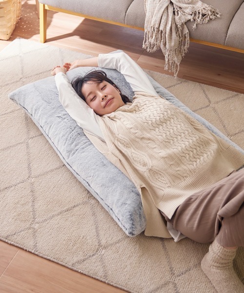 まるで猫！のようなモフモフビッグクッション【猫Feel】（クッション