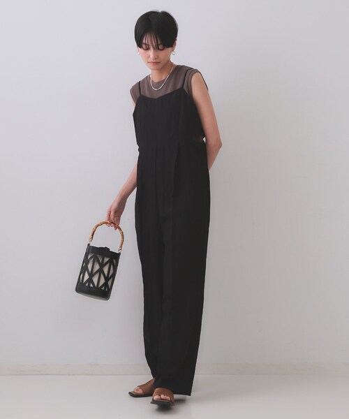 OPAQUE.CLIP（オペークドットクリップ）の「《STORY掲載》サイドオープンカットサロペット【洗える】（サロペット/オーバーオール・レディース・ブラック/ダークブラウン・38/40）」の3枚目の写真