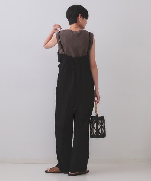 OPAQUE.CLIP（オペークドットクリップ）の「《STORY掲載》サイドオープンカットサロペット【洗える】（サロペット/オーバーオール・レディース・ブラック/ダークブラウン・38/40）」の5枚目の写真