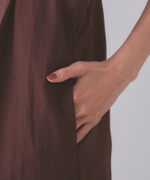 OPAQUE.CLIP（オペークドットクリップ）の「《STORY掲載》サイドオープンカットサロペット【洗える】（サロペット/オーバーオール・レディース・ブラック/ダークブラウン・38/40）」の17枚目の写真