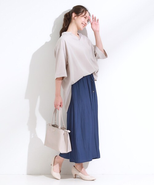 SHOO・LA・RUE（シューラルー）の「【軽量/2WAY】ふわっと軽い ミドルサイズ トートバッグ（トートバッグ・レディース・グレー/ブラウン系その他/ワインレッド/ブラック・00）」の6枚目の写真