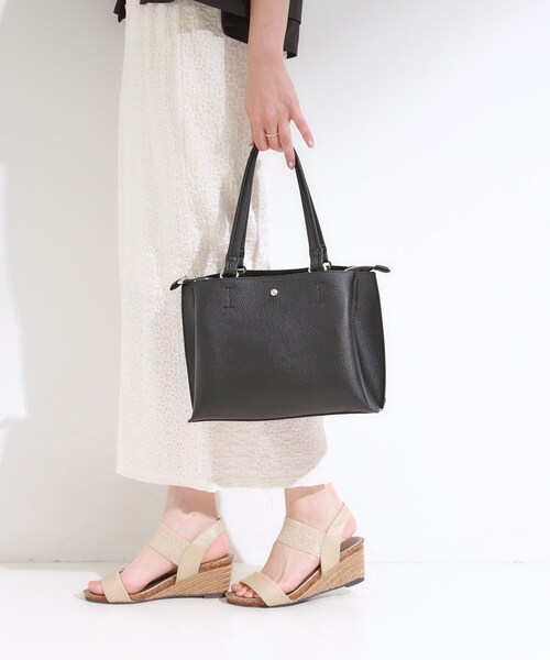 SHOO・LA・RUE（シューラルー）の「【軽量/2WAY】ふわっと軽い ミドルサイズ トートバッグ（トートバッグ・レディース・グレー/ブラウン系その他/ワインレッド/ブラック・00）」の7枚目の写真