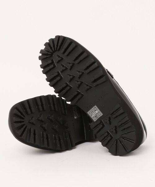 CHARLES & KEITH(チャールズ & キース)の「Lando ランド メタリックアクセントプラットフォームローファー(ローファー・レディース・ブラック系その他7/マルチ/ブラウン系その他7・26.5cm/25.5cm/25cm/24.5cm/23.5cm/23cm/22.5cm)」の6枚目の写真