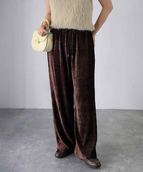 Riberry（リベリー）の「ベロアプリーツウエストシャーリングパンツ（その他パンツ・レディース・チャコールグレー/ブラウン/ベージュ・MEDIUM）」の3枚目の写真