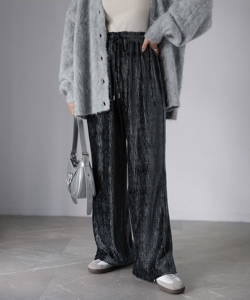 Riberry（リベリー）の「ベロアプリーツウエストシャーリングパンツ（その他パンツ・レディース・チャコールグレー/ブラウン/ベージュ・MEDIUM）」の2枚目の写真